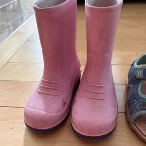 Kids Pink Rain Boots - Classic row boots